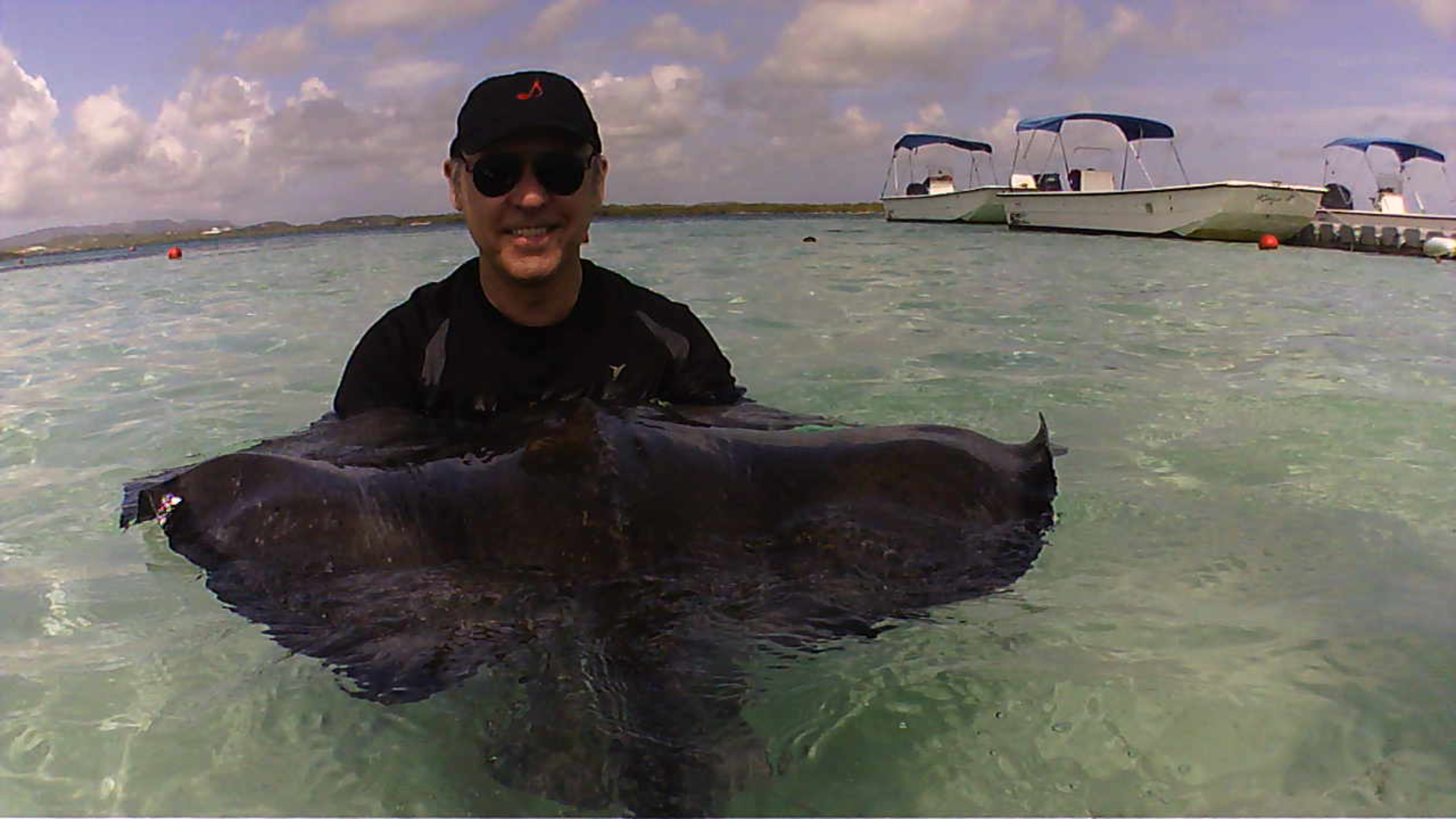 Mark with a stingray in Antigua